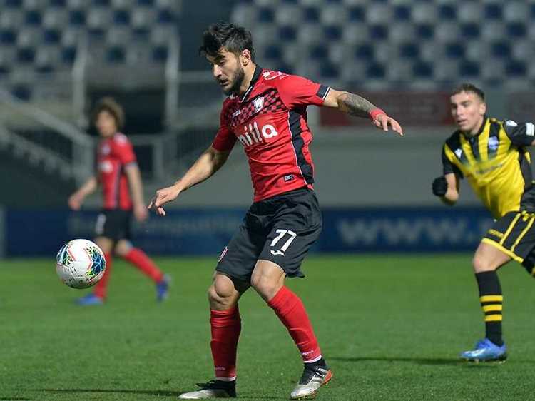 Rövnəq Abdullayev qadın futbolçuları təbrik etməyi lazım bildi